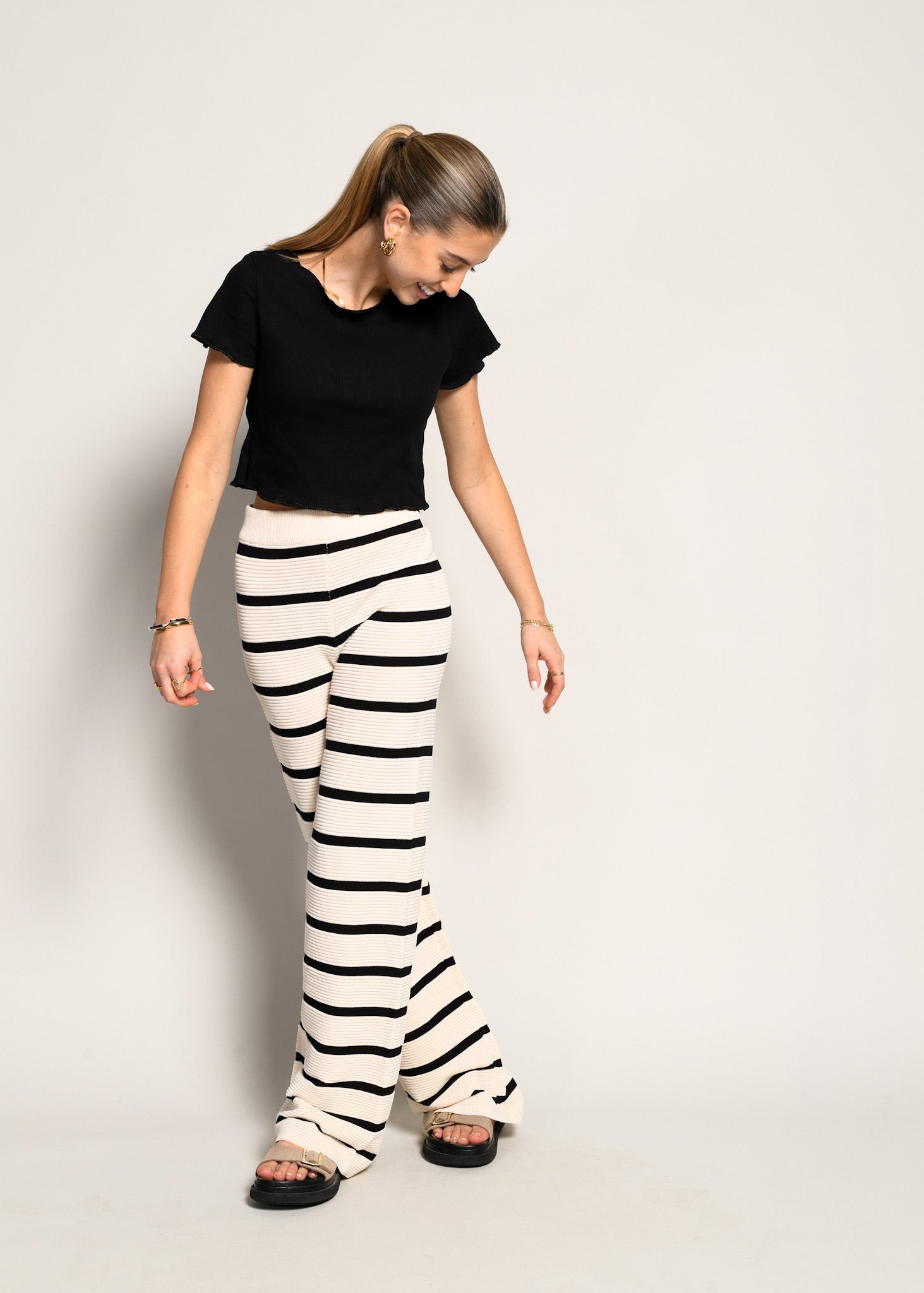 PANTALONES Y CONJUNTOS