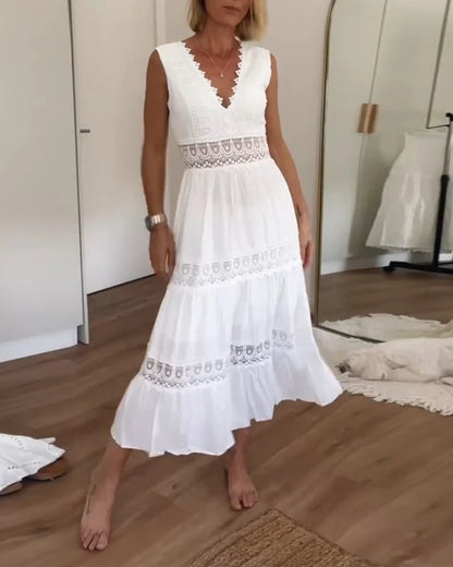 ANDREA™ | Vestido de encaje con cuello en V
