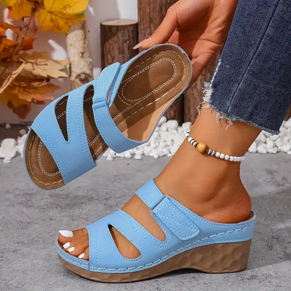 Sofía™ | Elegante sandalia de cuña con correa